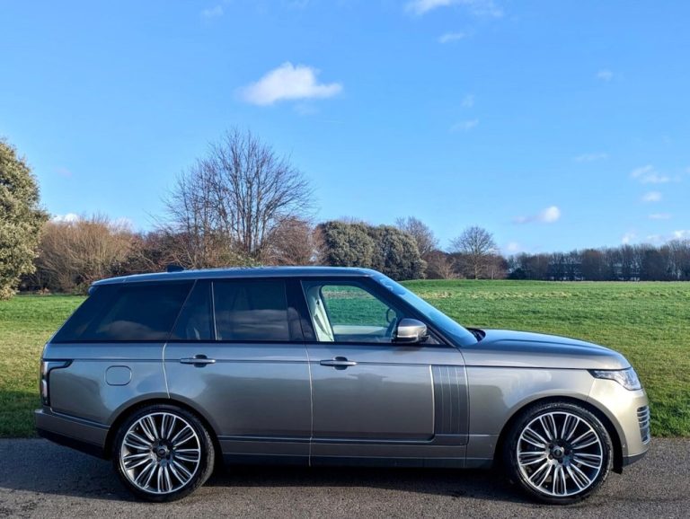 2020 LAND ROVER RANGE ROVER 3.0 VOGUE SE MHEV 5d 395 BHP