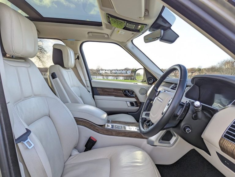 2020 LAND ROVER RANGE ROVER 3.0 VOGUE SE MHEV 5d 395 BHP